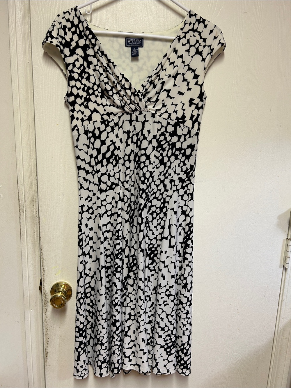 American Living Black and White V-Neck Printed Midi Dress